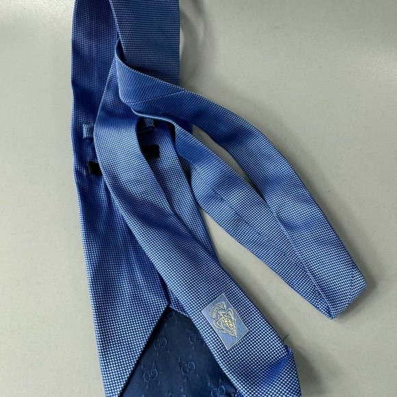 Authentic Gucci 100% Silk Blue Tie - Picture 5 of 12